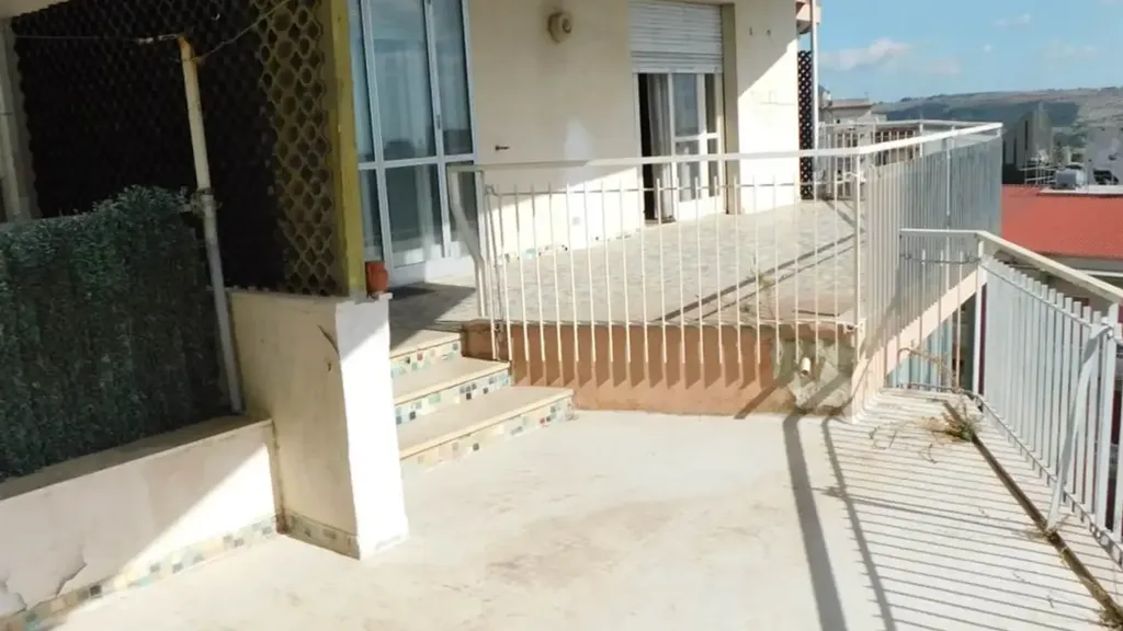 Rõdu - Apartment with Panoramic Veranda in Ragusa