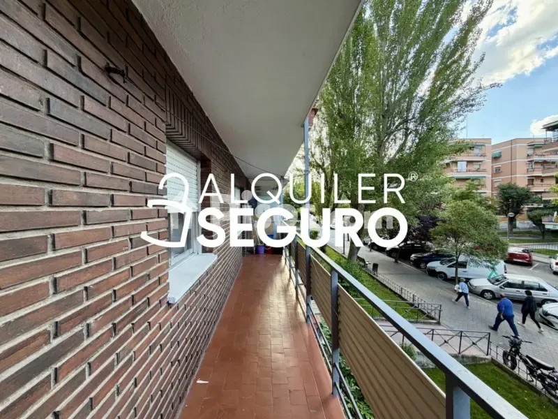 Rõdu - Spacious Flat with Terrace in Zarzaquemada