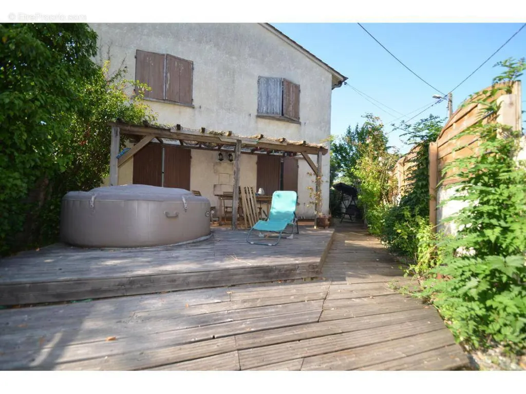 Terrass - Spacious House with Terraces in Coutras