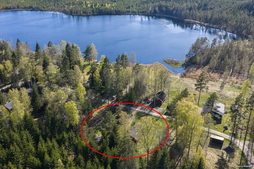 2-toaline maja asukohas Lekebergs kommun