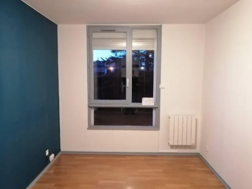 Toad - Bright 2-Bedroom Apartment with Balcony in Roanne