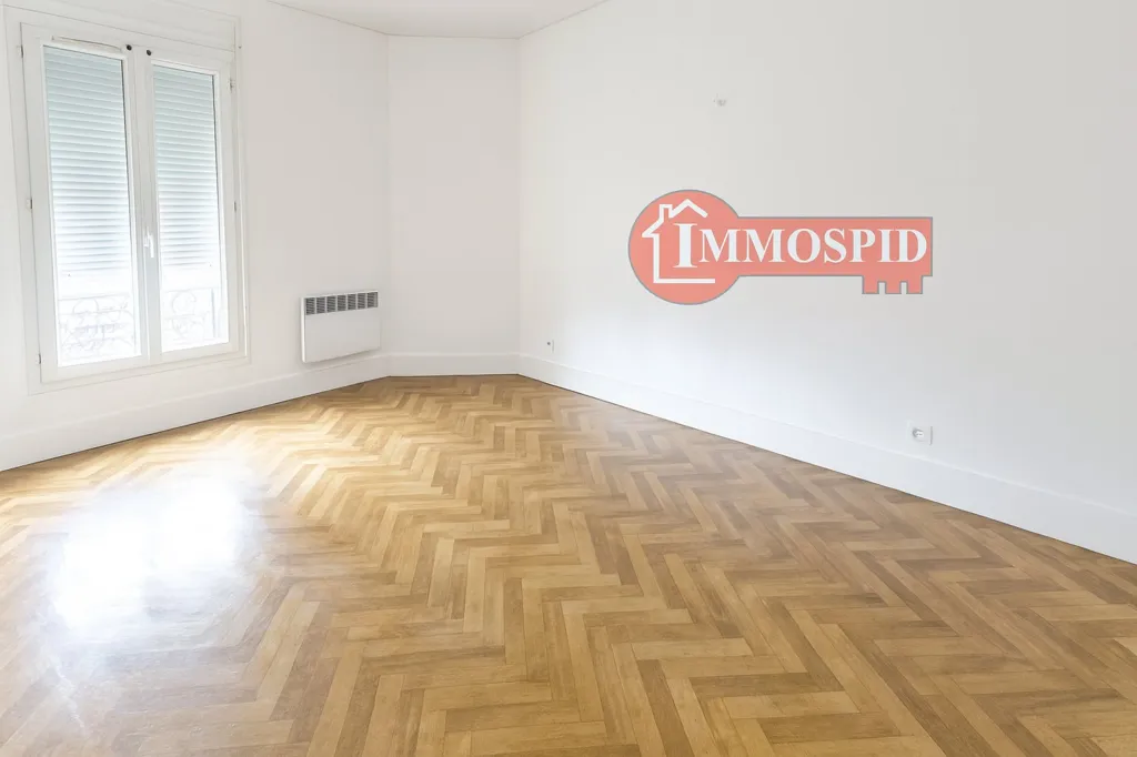 Rooms - Apartment with Balcony in Sevran