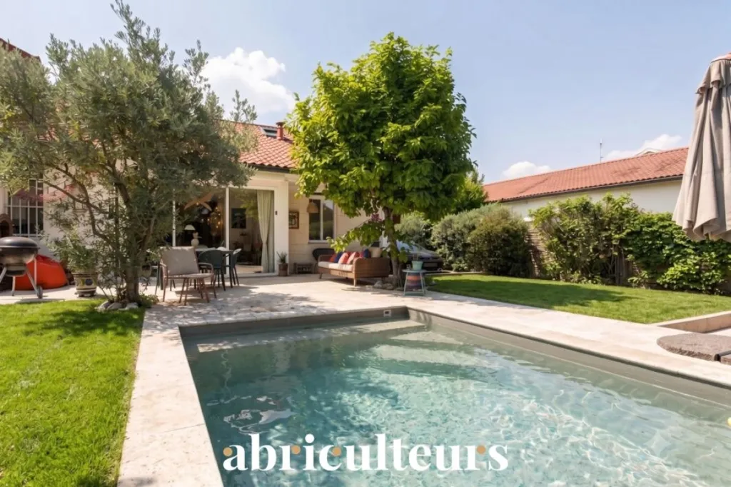 Piscina - Luxury House with Heated Pool in Bordeaux