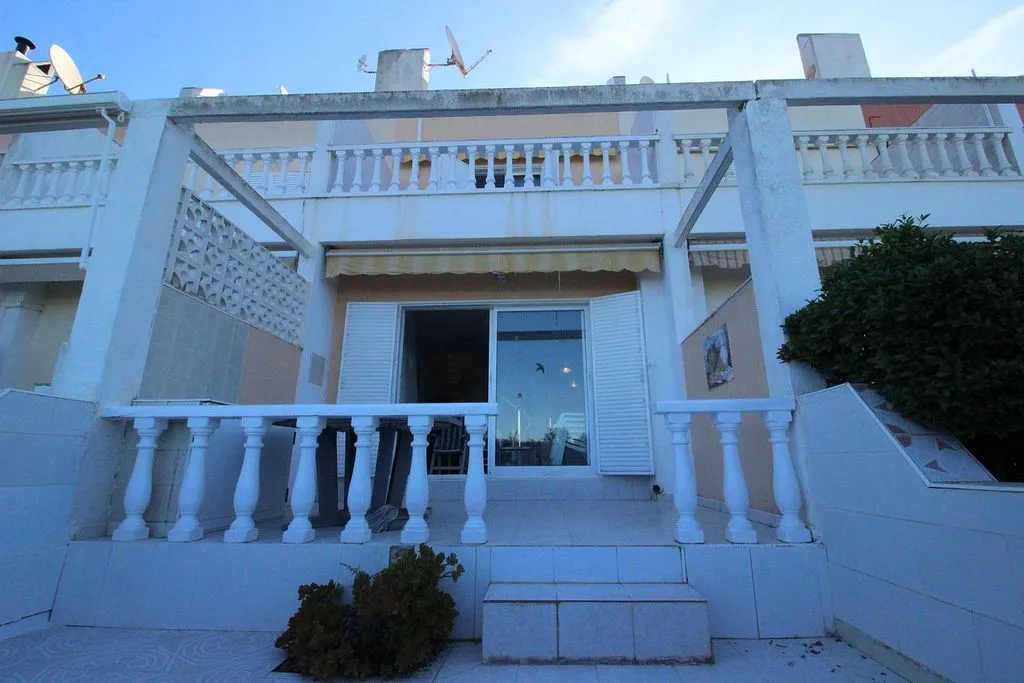 Terrass - Terraced House with Pool in Calle Bruselas