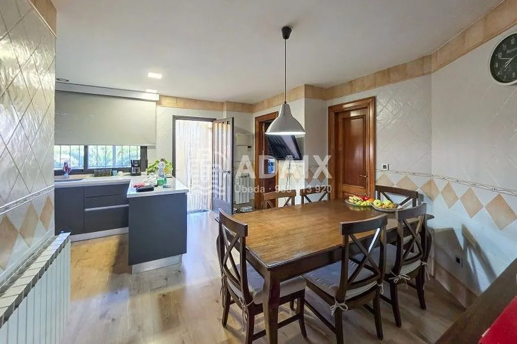 Dining Room - Chalet with Pool in Baeza, Jaén