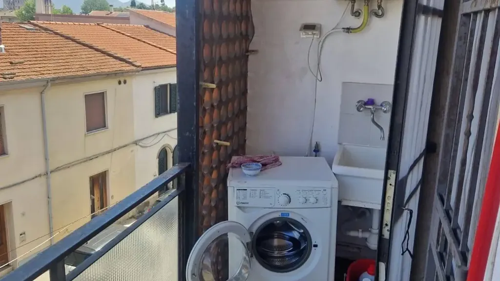 Rõdu - Apartment with Balcony in Montanelli, Pisa
