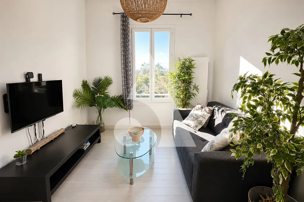 Elutuba - Spacious 3-Room Apartment with Terrace in Avignon
