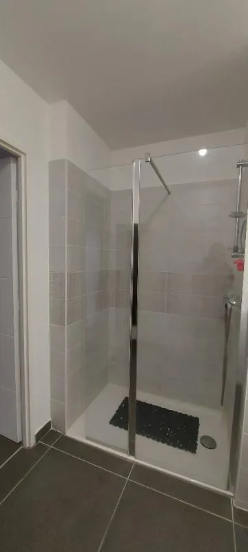 Vannitoad - Spacious Apartment with Terraces in Nîmes Centre