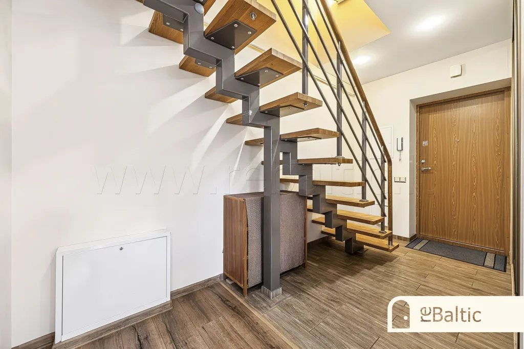 Pièces - Two-Storey Apartment with Fireplace in Burbiškės