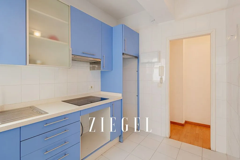 Köök - Apartment with Balcony in Toscal