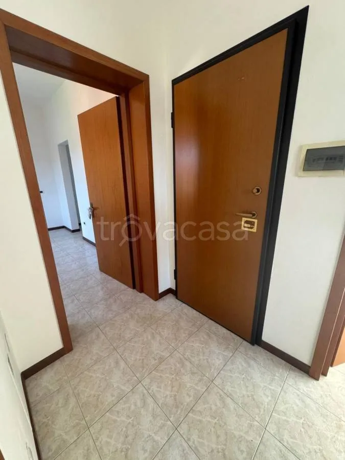 hallway_entrance