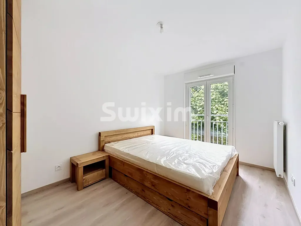 Bedrooms - 3-Room Apartment with Balcony in Ferney-Voltaire