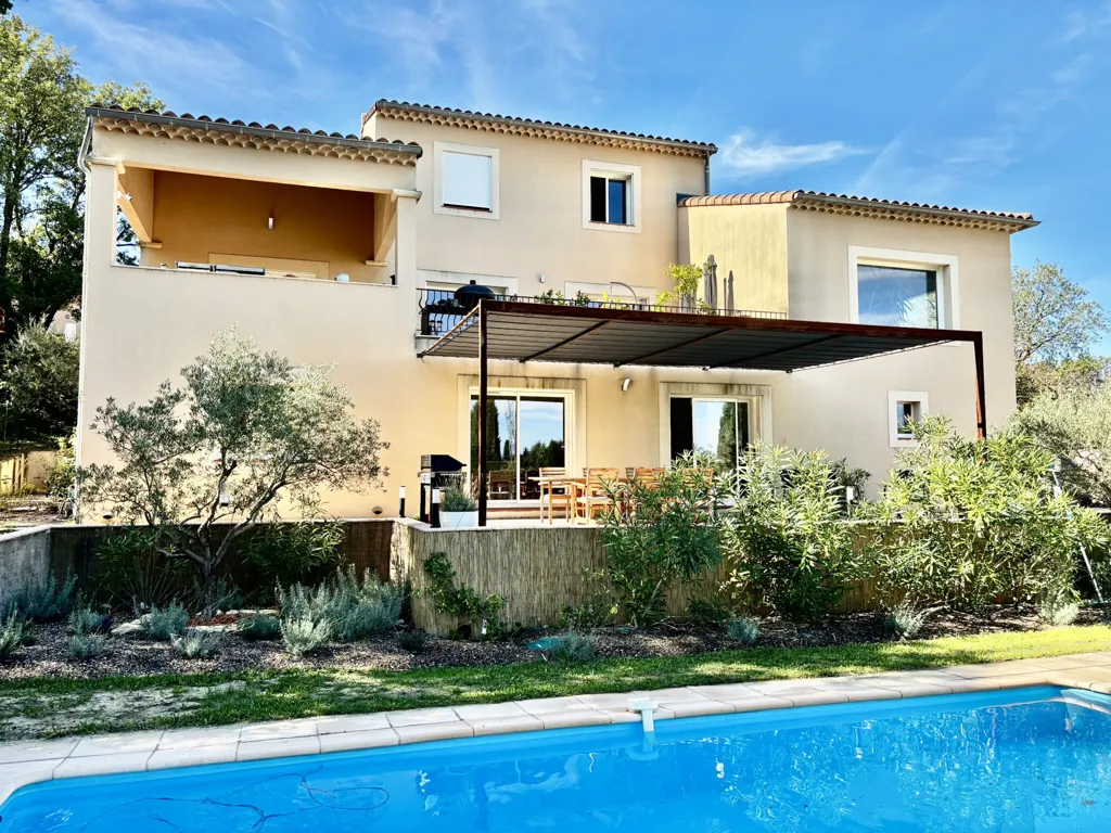 Piscine - Villa Luxueuse avec Piscine à Malaucène