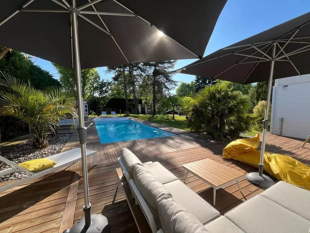Piscine - Maison de Luxe avec Piscine à Pessac