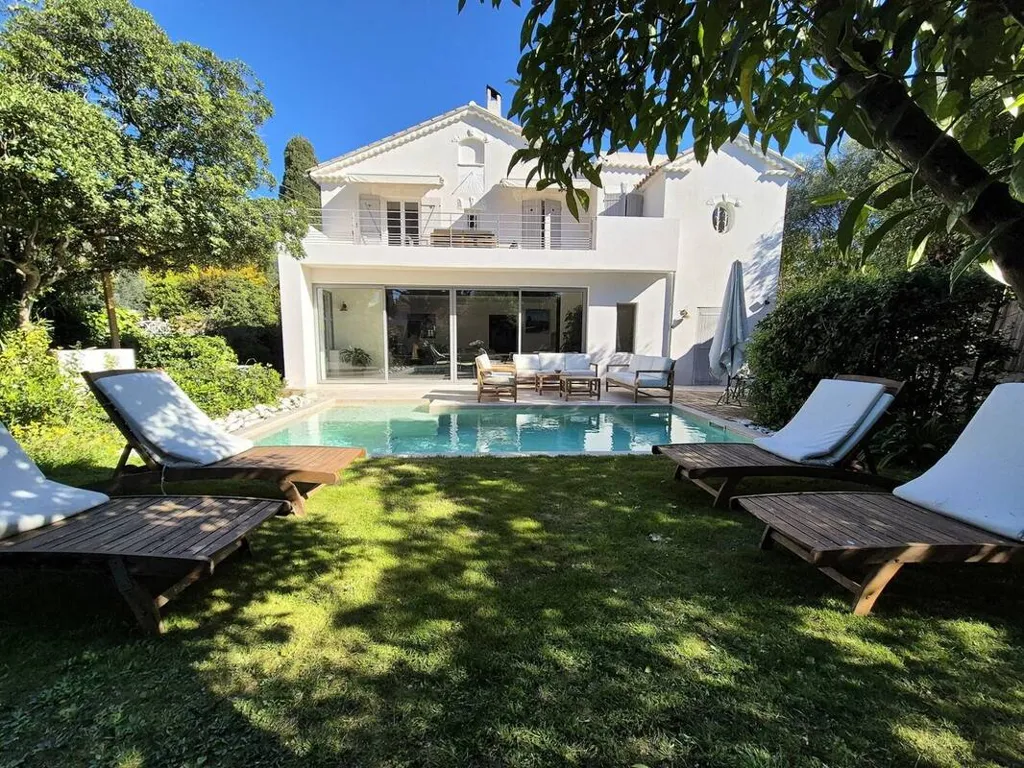 Bassein - Villa with Pool and Garden in Cannes