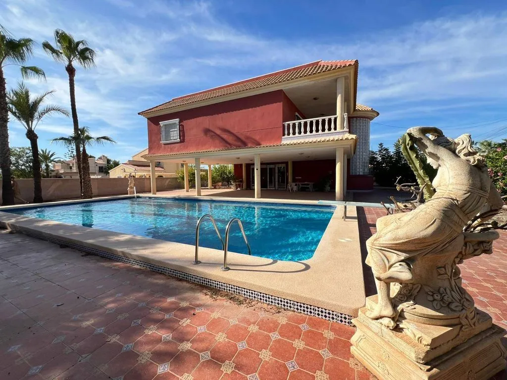 Piscine - Luxury Villa with Pool in Torrevieja