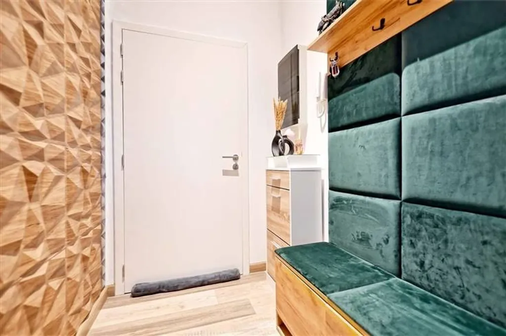 Esik - Converted Pharmacy Apartment in Tamines