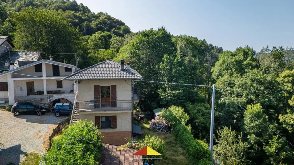 Õhuvaade - Rustic Property with Mountain View in Venasca
