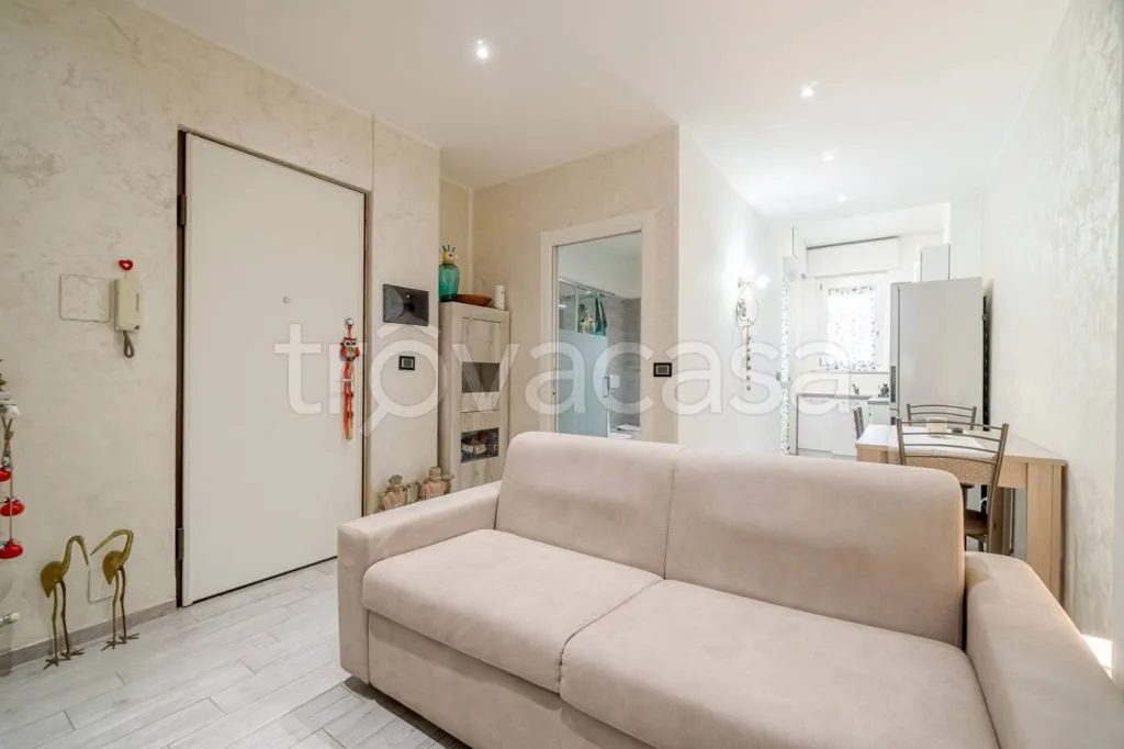 Elutuba - Rusticated Flat with Balcony in Torino