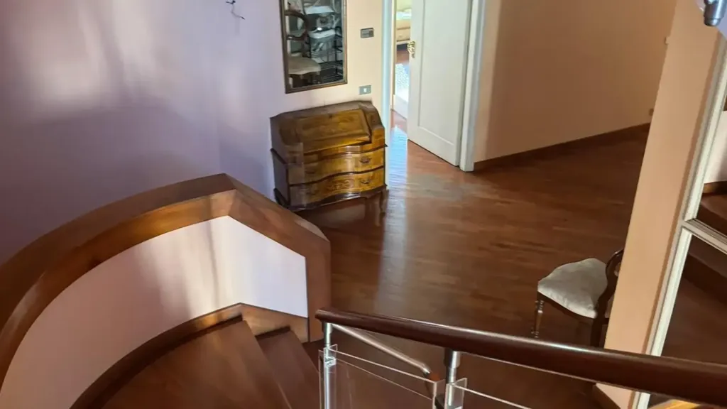 Pièces - Luxurious Villa with Terraces in Central Empoli