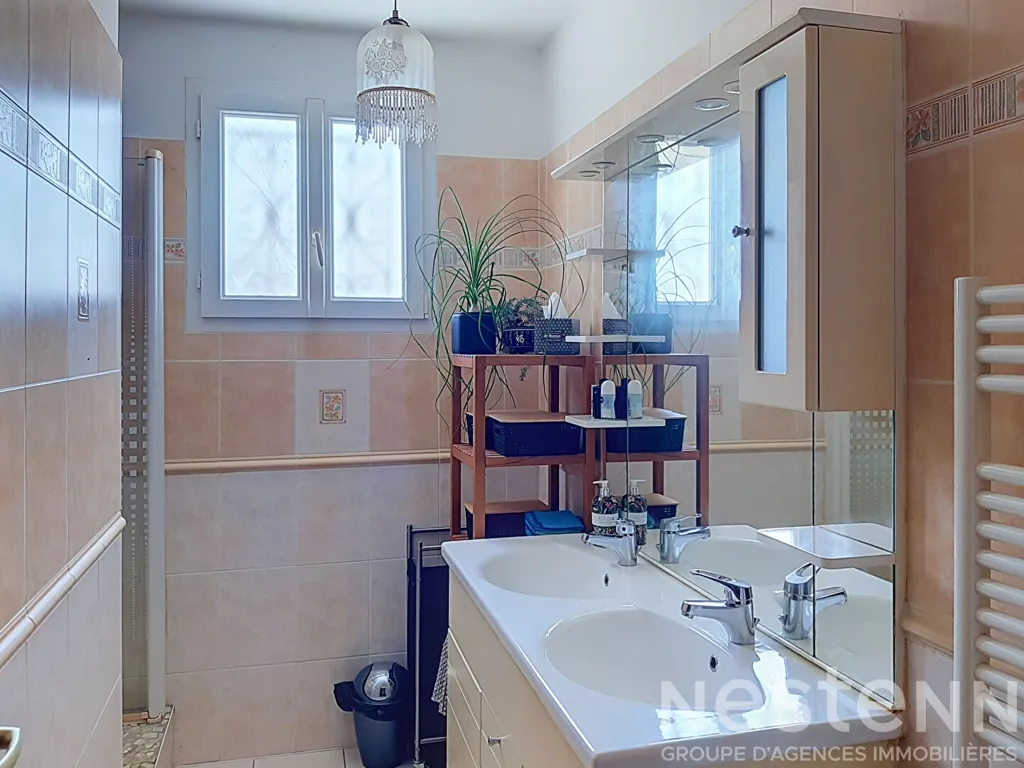 Bagni - 10-Piece Villa with Pool in Saujon