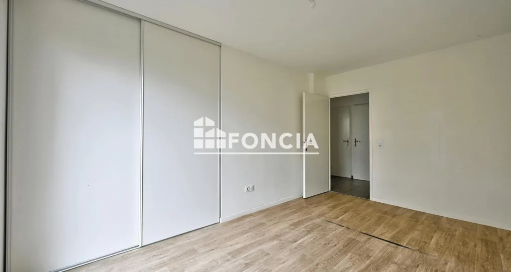 Chambres - Appartement 3 Pièces avec Jardin et Parking à Jouy-Le-Moutier
