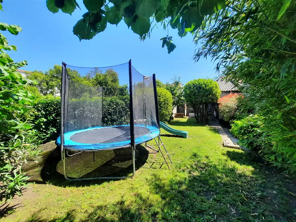 Giardino - Renovated House with Pool in Saintes