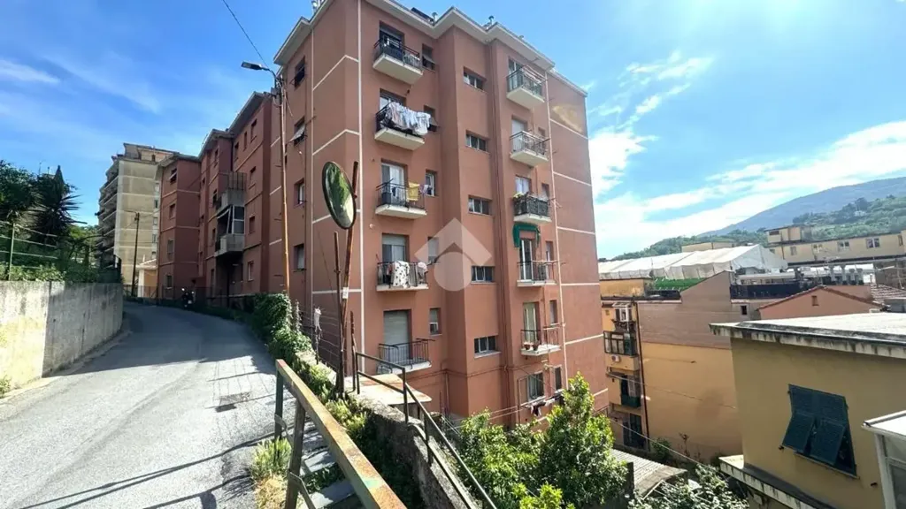Extérieur - Rear-Facing Flat with Balcony in Bolzaneto