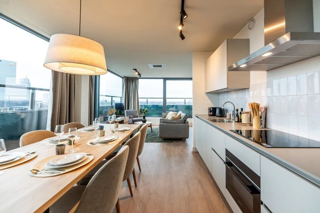 Söögituba - Penthouse with City View in Rotterdam