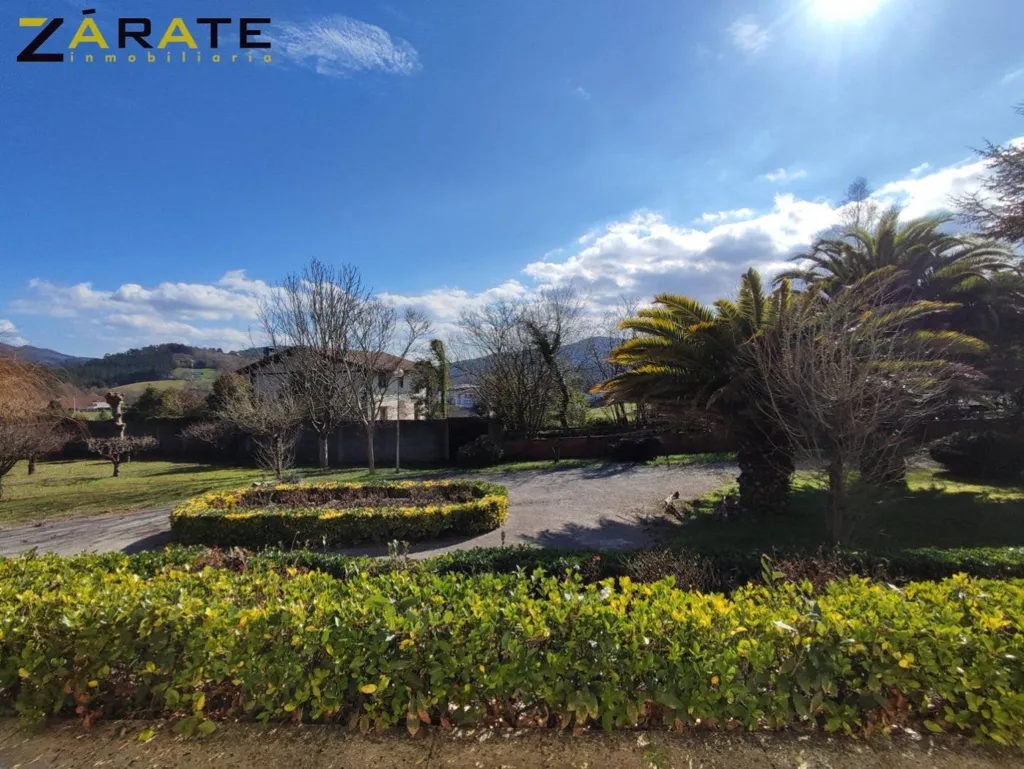 Aed - 10-Room House with Pool in Larrabetzu