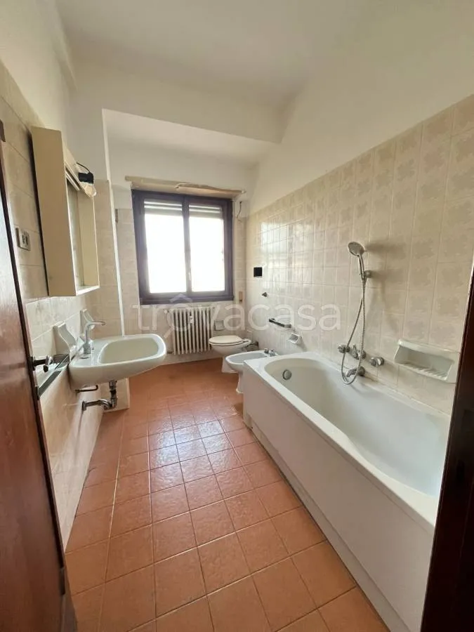Salles de bain - Apartment with Balcony near Pesaro Centre