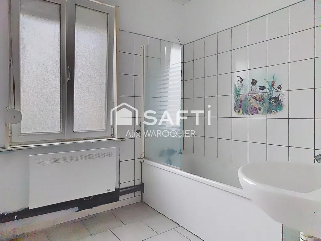 Salles de bain - Maison en Briques avec Jardin au Cœur du Village