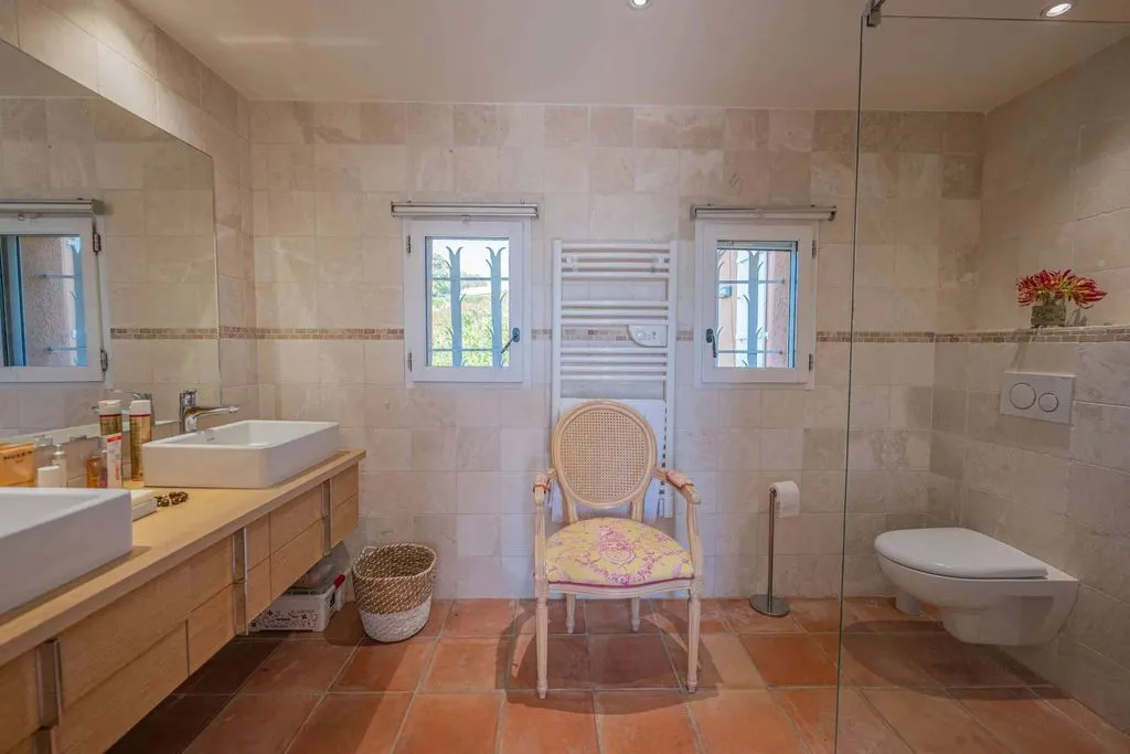 Salles de bain - Villa de Luxe avec Vue Mer à Grimaud