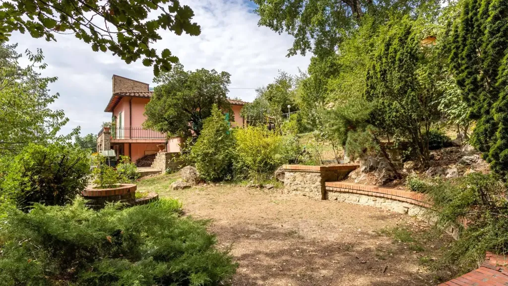 Aed - Luxury Villa with Private Garden in Reggello