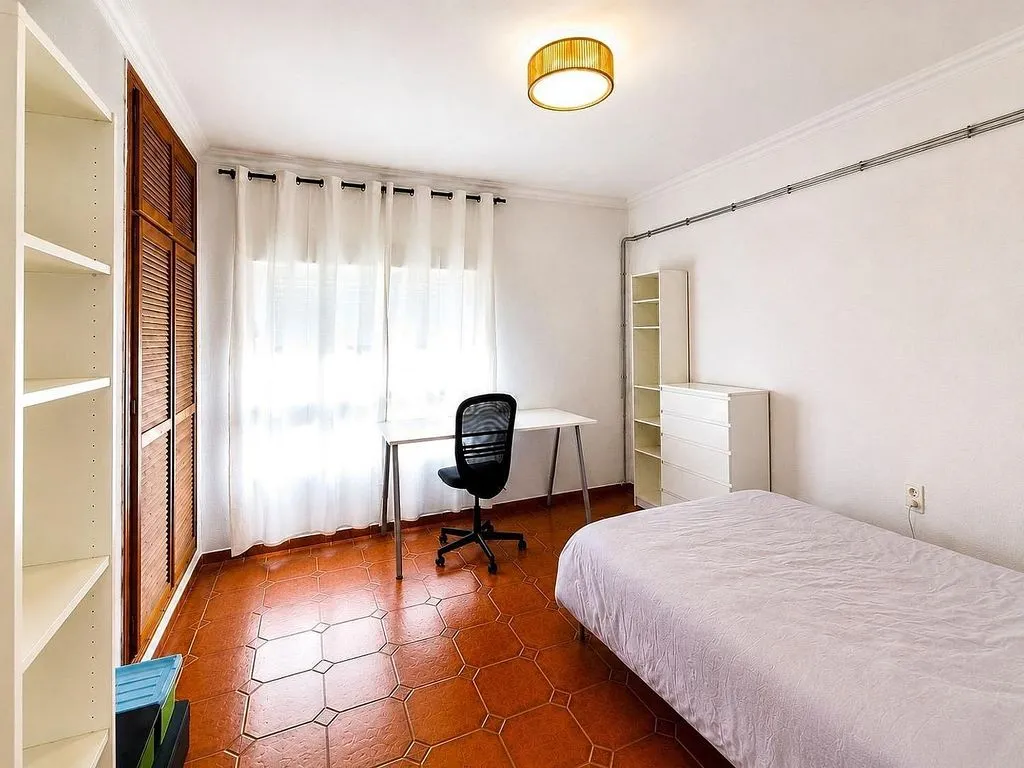 Chambres - Furnished Flat with South-West View in Granada Centre