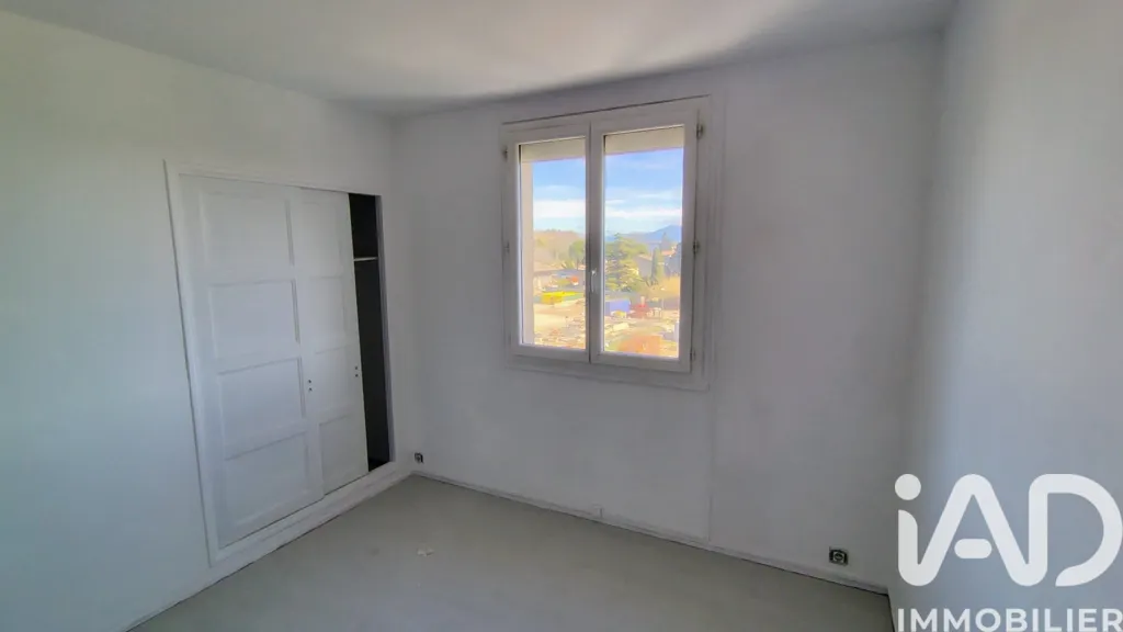 Toad - Apartment with Balcony in Secure Residence
