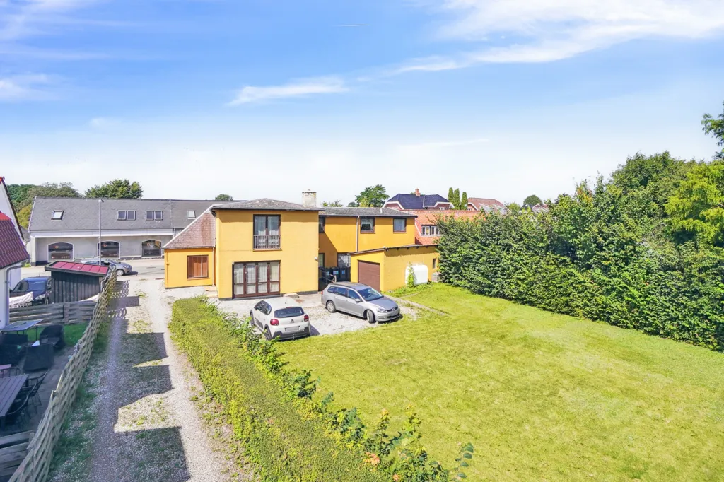 Luftaufnahme - Villa with Development Potential in Slangerup
