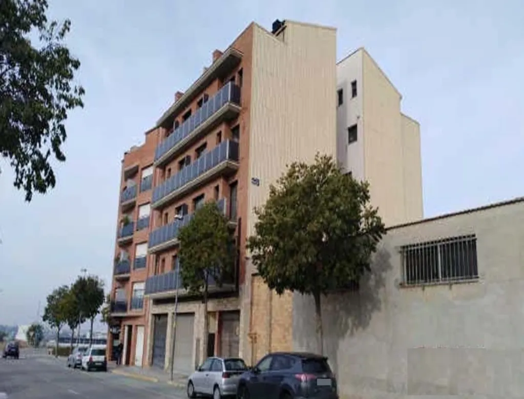 Välivaade - Garage with 4 Levels in Tàrrega