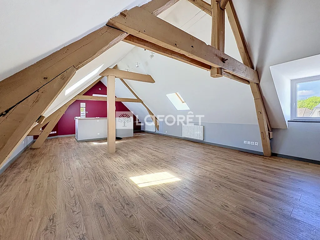 Rooms - Bright 3-Bedroom Apartment in Langres Centre