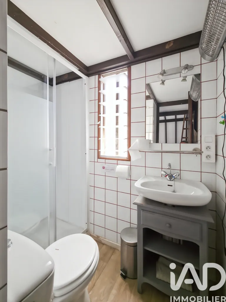Salles de bain - Maison avec Piscine et Gîtes à Sérignan