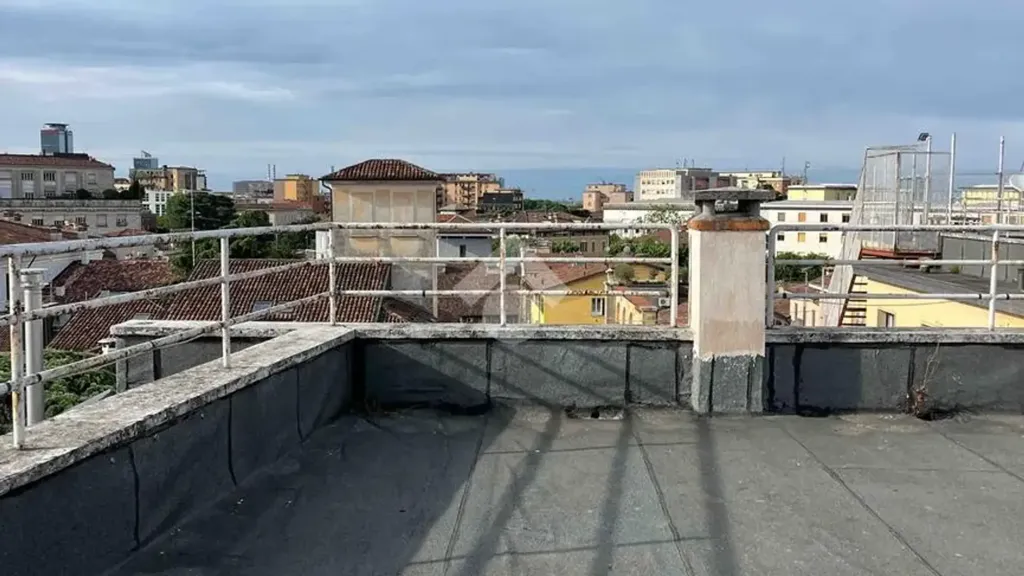 Terrazza - Spacious Apartment with Balcony in Brescia