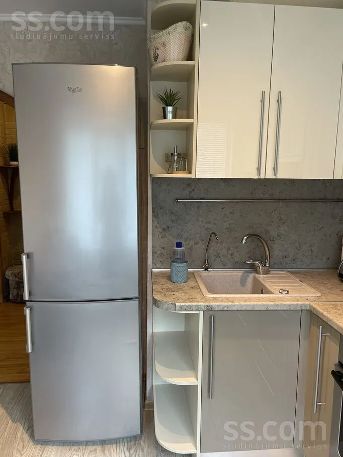 Kitchen - 3-Bedroom Flat with Balcony in Riga