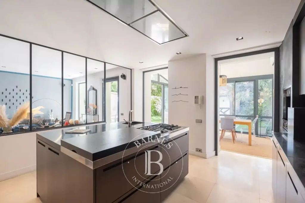 Cuisine - Duplex Luxueux avec Jardin Privé à Marseille 8ème