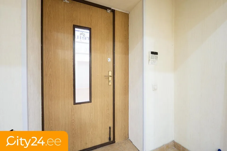 Entrée - Office Space with Garden View in Čiekurkalns