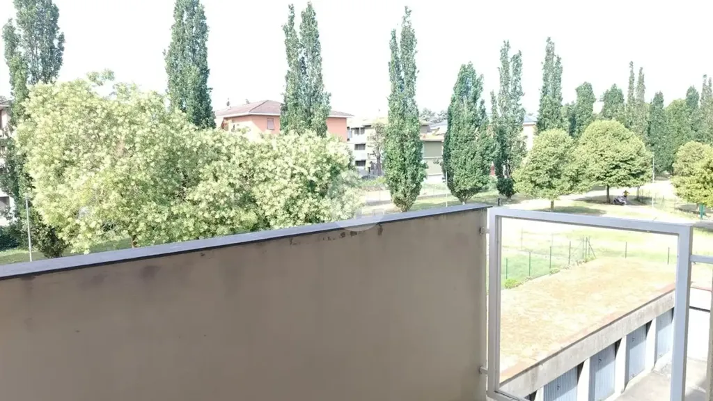 Balcon - Rustic Penthouse with Balcony in Parma