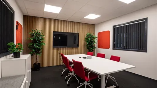 Kabinet - Modern Office with Glass Partitions in Albertslund