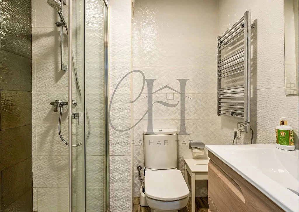 Bathrooms - Apartment with Sea View in Roses, Castellbell