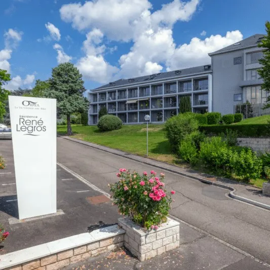 Exterior - 1-Bedroom Apartment with Balcony in Dourdan