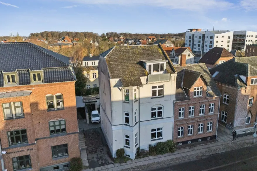 Õhuvaade - Four-Unit Apartment Block with Terrace in Odense C
