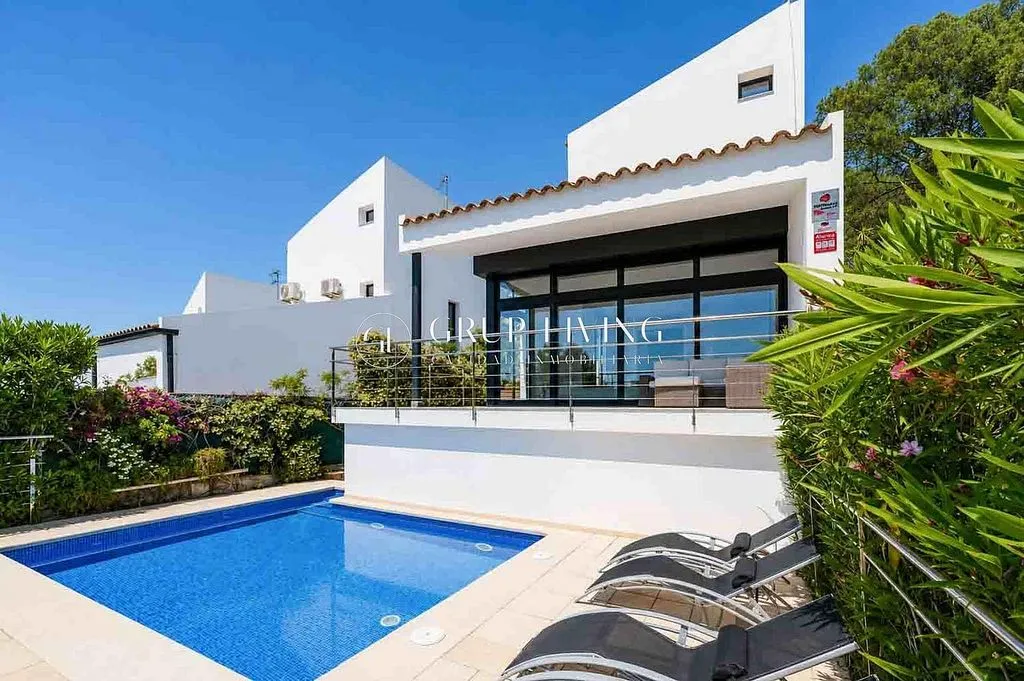 Bassein - Charm Villa with Pool in Vallpineda